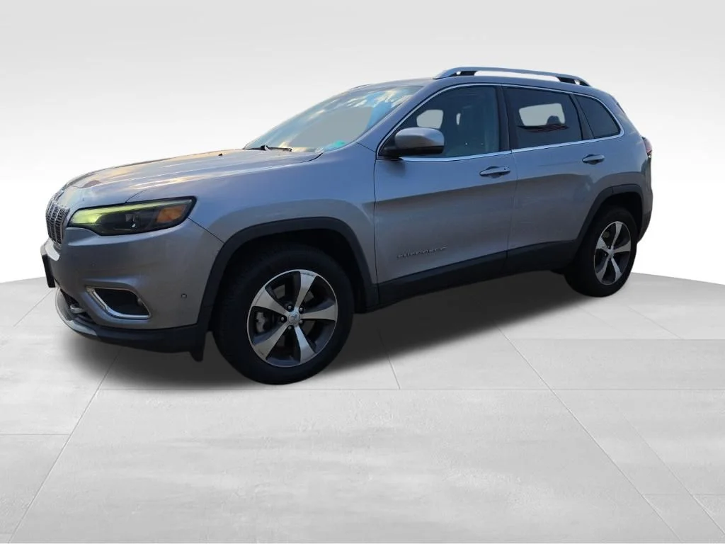 Used 2021 Silver Jeep Limited image 2