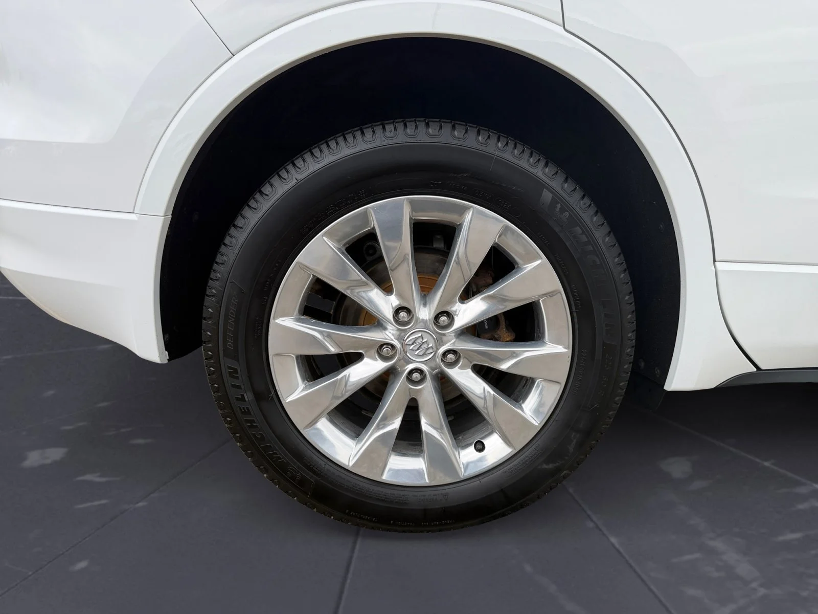 Used 2017 Summit White Buick Essence image 43