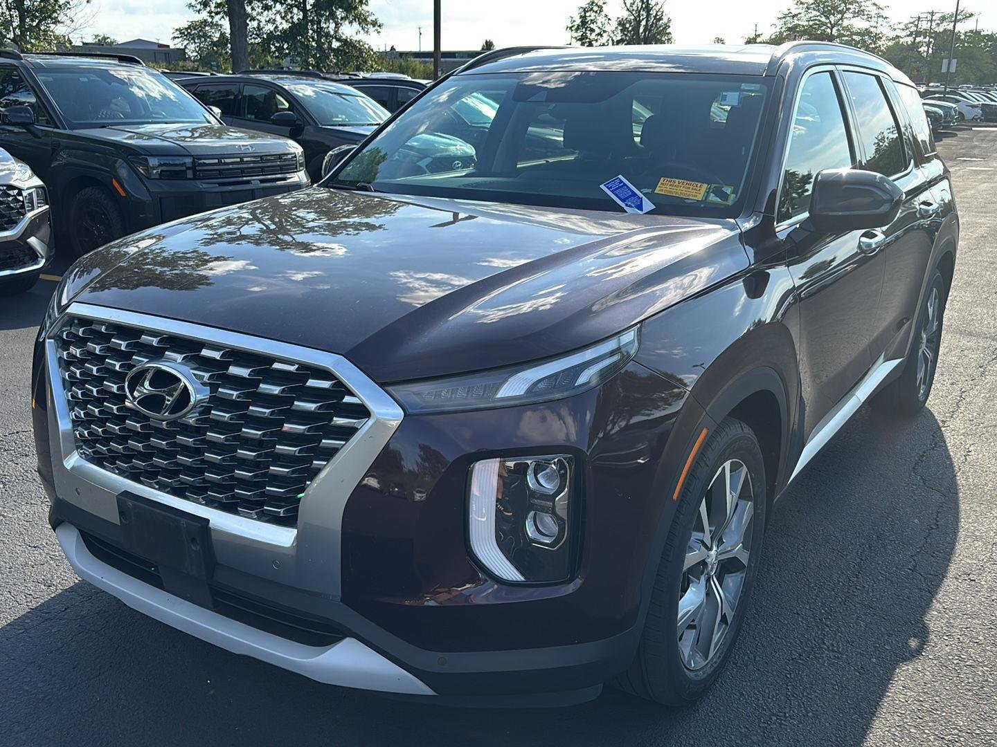 Used 2020 Sierra Burgundy Hyundai SEL image 3