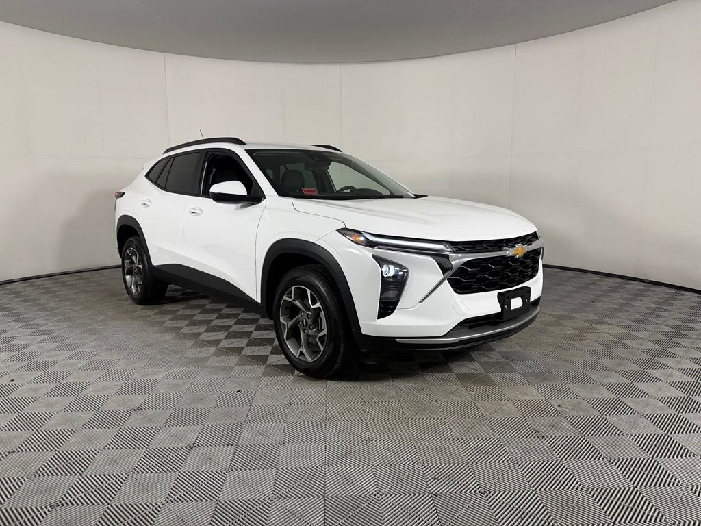 2025 Chevrolet Trax LT - Photo 5