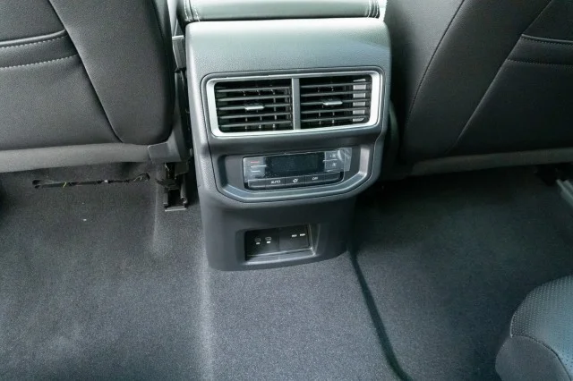 2026 Volkswagen Atlas SE w/Tech - Photo 26