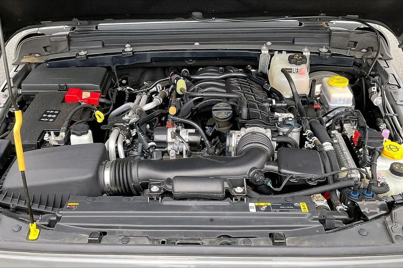 Used 2022 Gray Jeep Sport Altitude image 37