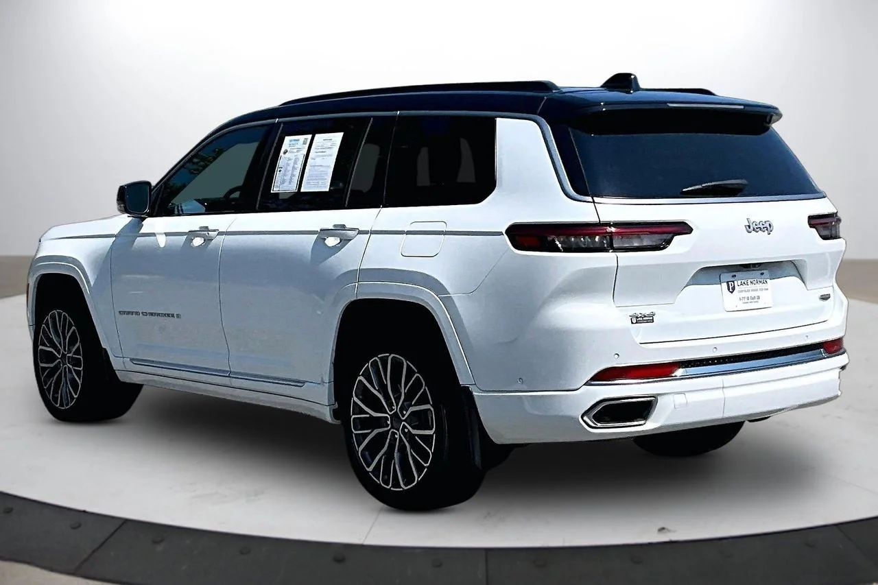 Used 2024 White Jeep Summit image 7