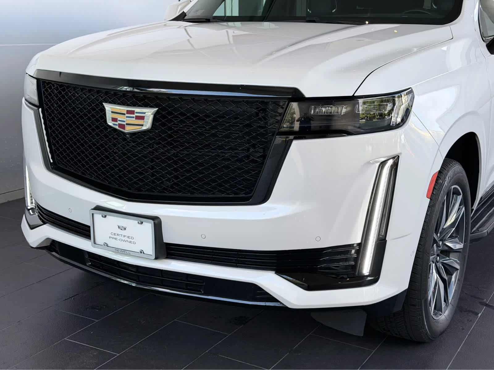 Certified Used 2024 Crystal White Tricoat Cadillac Sport image 8