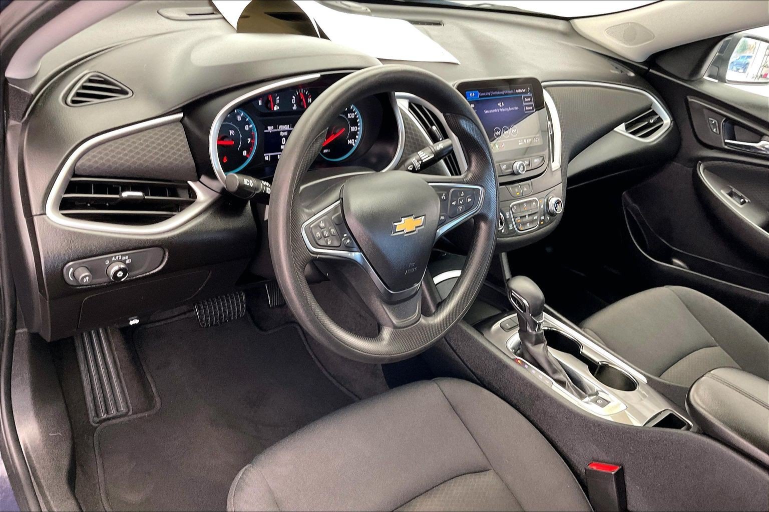 Used 2025 Night Shade Metallic Chevrolet LT image 14