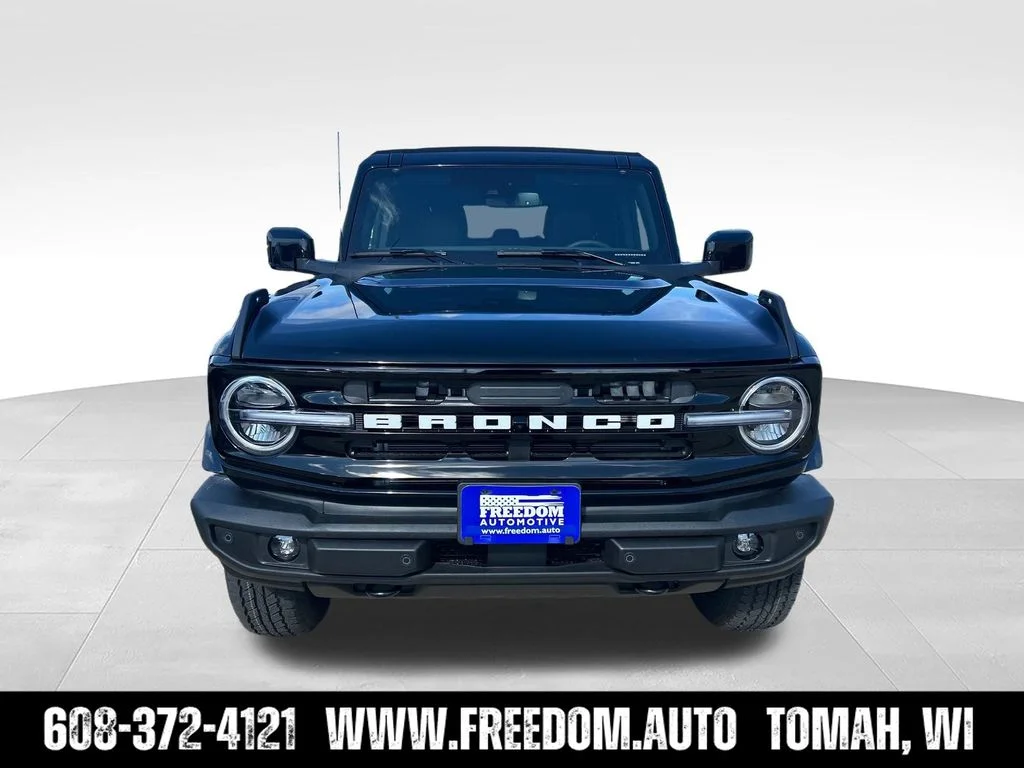 New 2026 Black Ford Outer Banks image 2