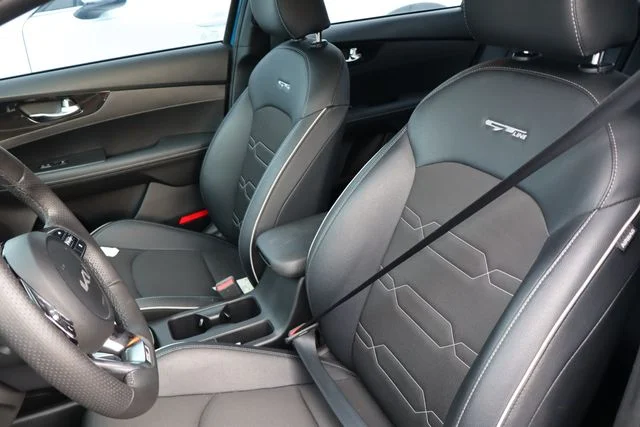 Used 2023 Blue Kia GT-Line image 6