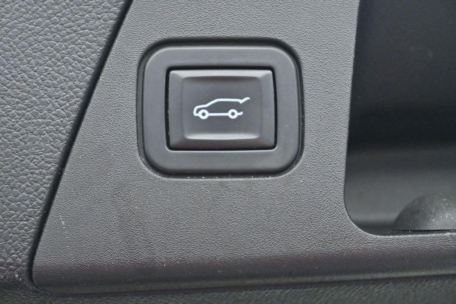 Used 2017 BRONZE ALLOY METALLIC Buick Essence image 11