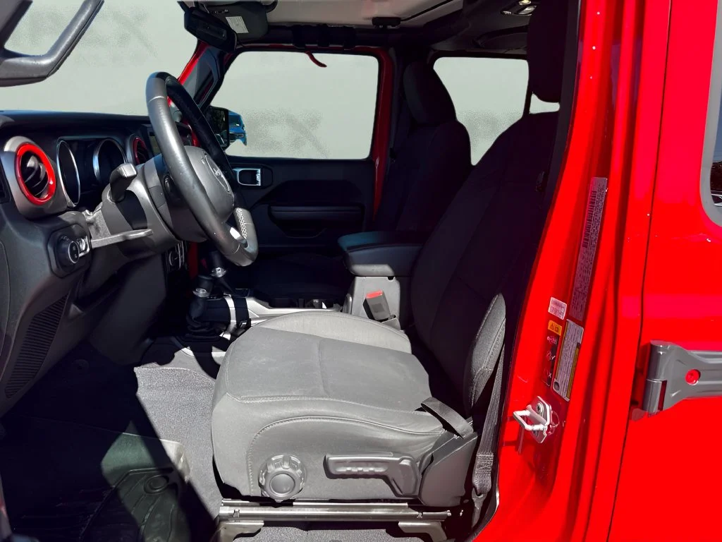 Used 2020 Red Jeep Sport image 9