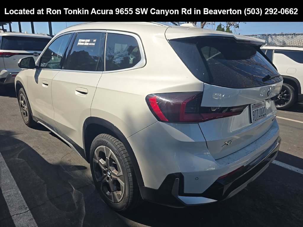 Used 2025 Mineral White Metallic BMW xDrive28i image 6