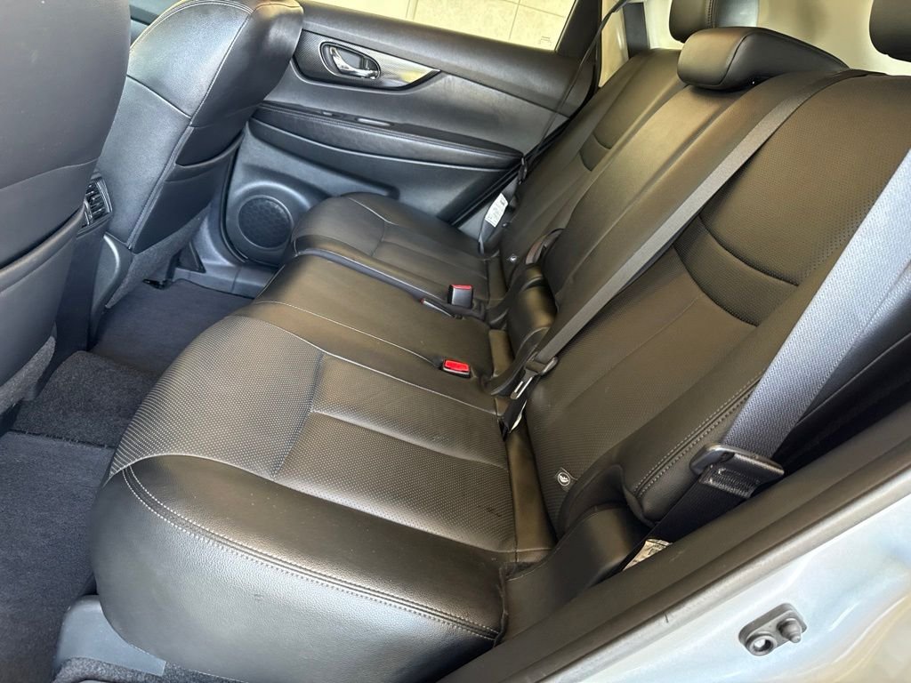 Used 2017 Brilliant Silver Nissan SL image 18