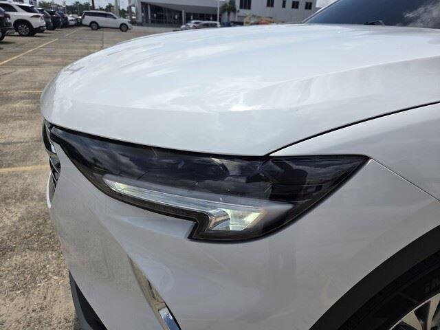 Used 2023 Summit White Buick Preferred image 10