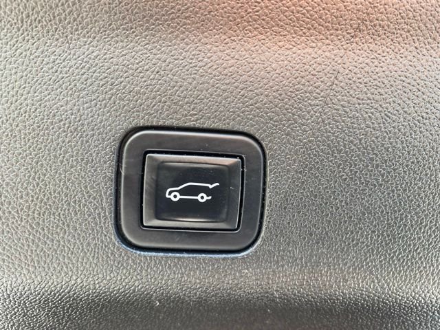 Used 2022 Gray Chevrolet LT image 33