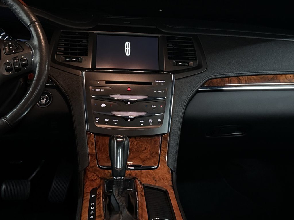 Used 2015 Tuxedo Black Lincoln Base image 20