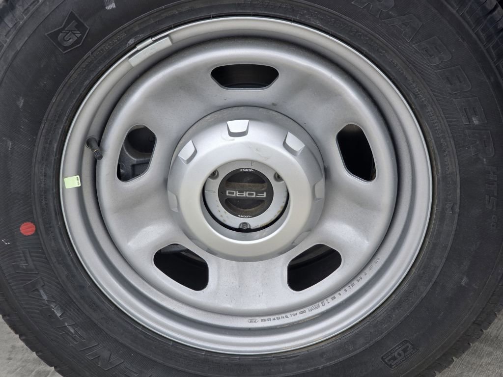 New 2026 Oxford White Ford XL image 28