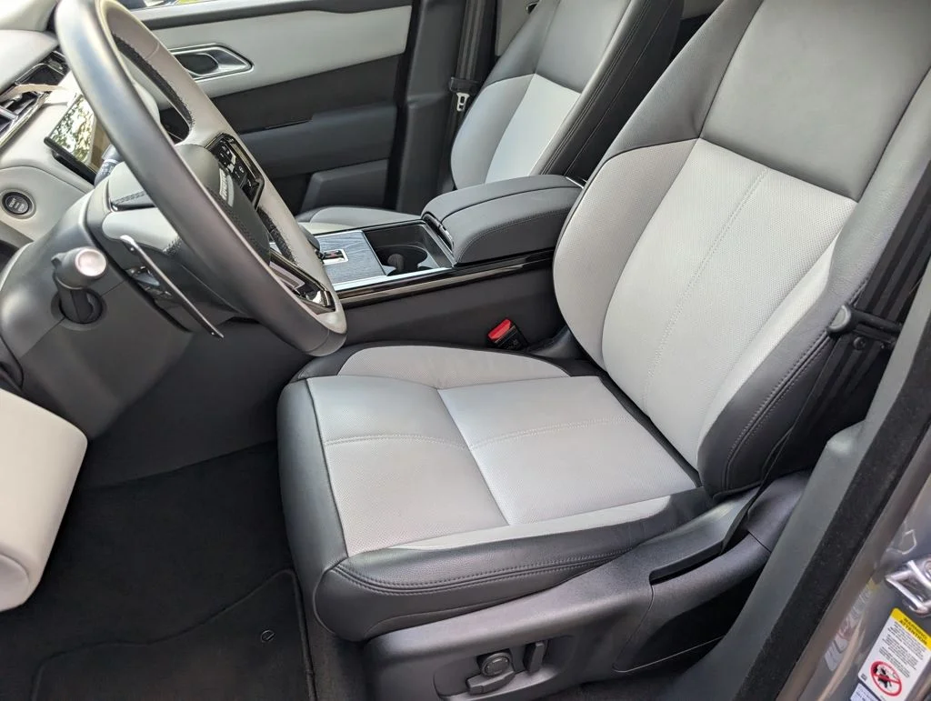 Certified Used 2025 Gray Land Rover Dynamic SE image 5