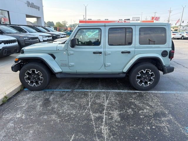 Used 2024 Green Jeep Sahara image 3