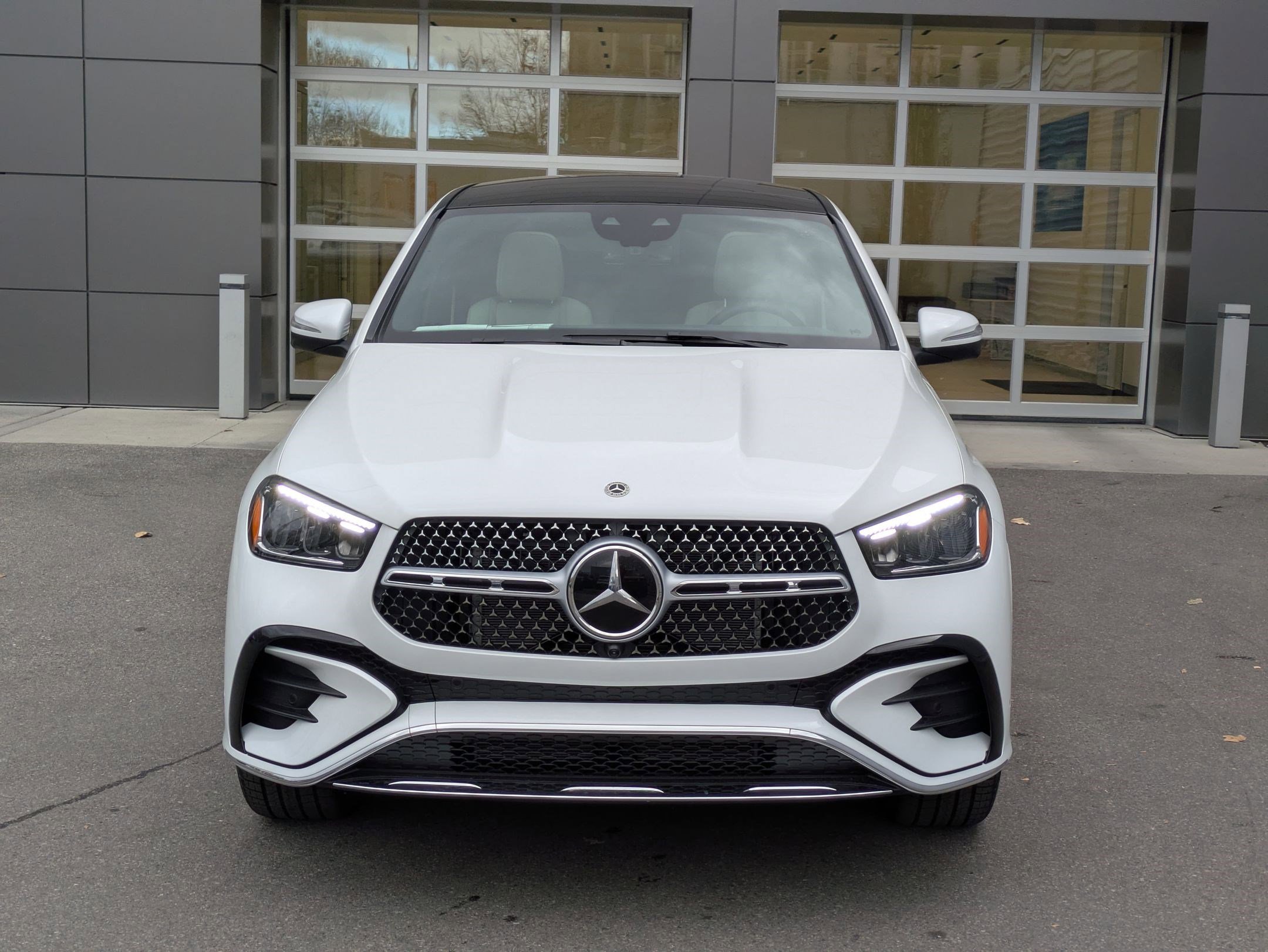 New 2026 MANUFAKTUR Moonlight White Metallic Mercedes-Benz GLE 450 image 26