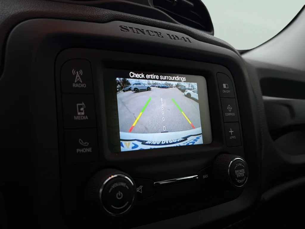 Used 2016 Alpine White Jeep Trailhawk image 9