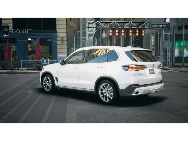 New 2026 Mineral White Metallic BMW xDrive40i image 2