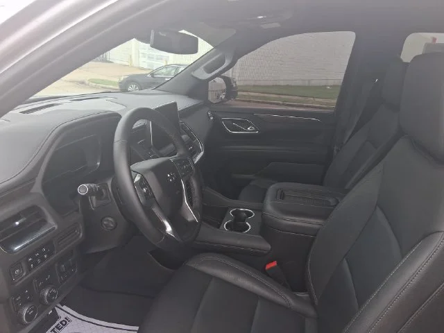 Used 2023 Gray Chevrolet Z71 image 16