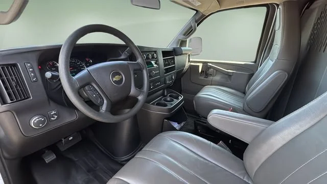 Used 2025 Summit White Chevrolet WT image 16