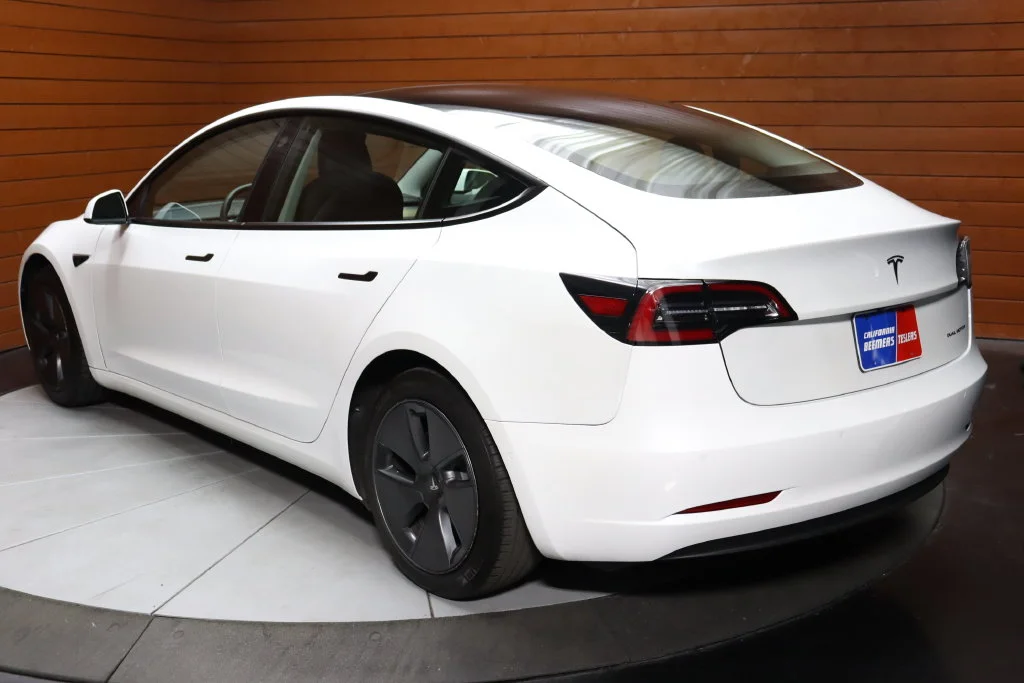 Used 2022 Pearl White Multi-Coat Tesla Long Range image 12