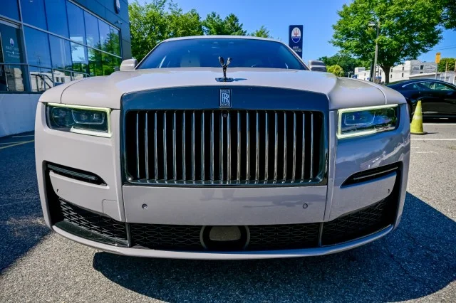 Used 2023 Tempest Grey Rolls-Royce Ghost Black Badge | Ultra-Rare Specification | Over $448,000 Ori image 6
