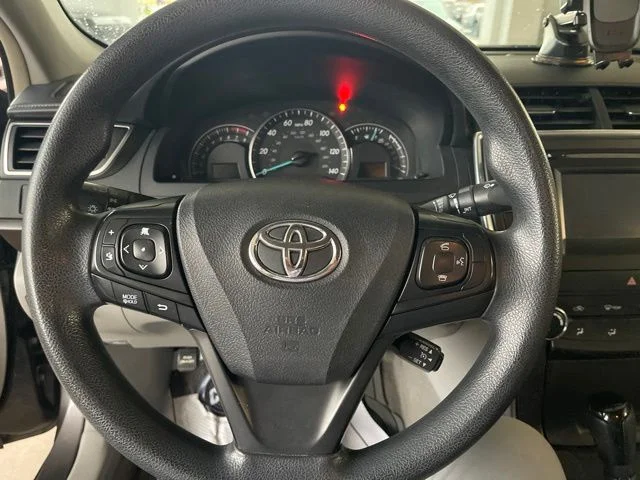 Used 2015 Gray Toyota LE image 13