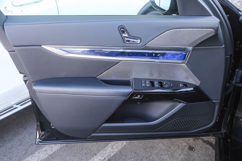 2024 BMW 7 Series 760i - Photo 17