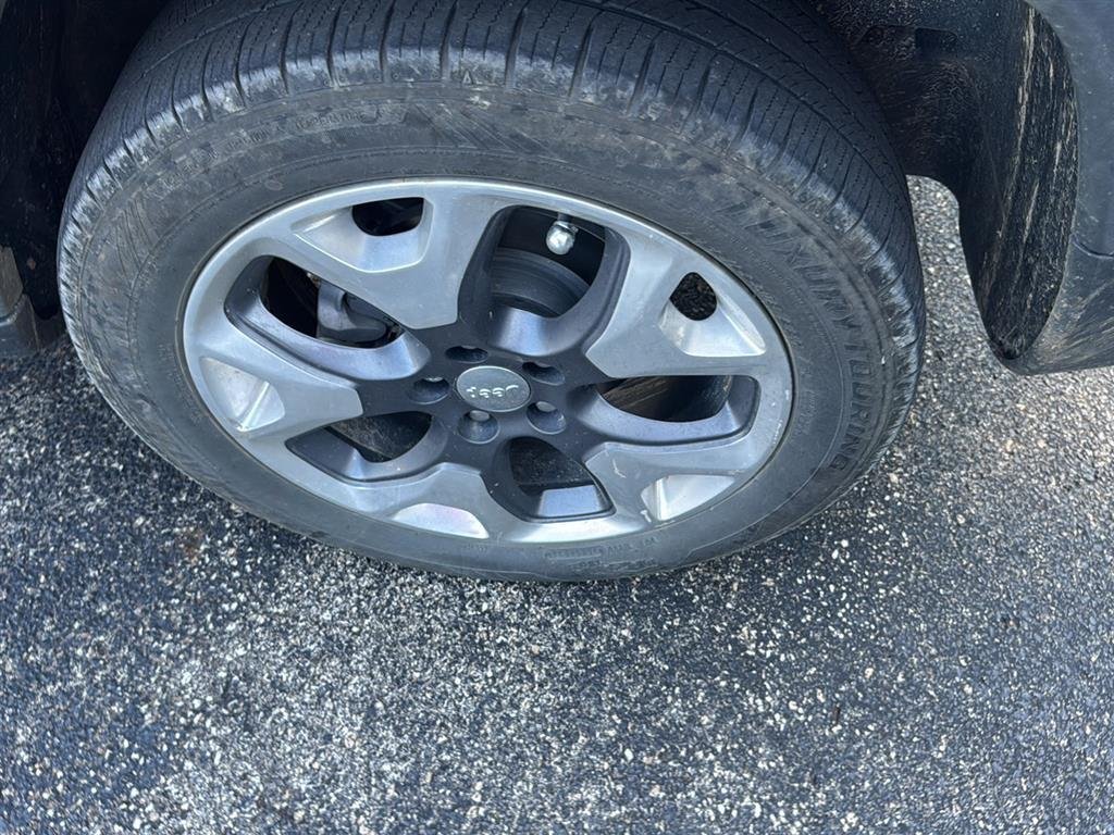 Used 2021 White Clearcoat Jeep Limited image 18