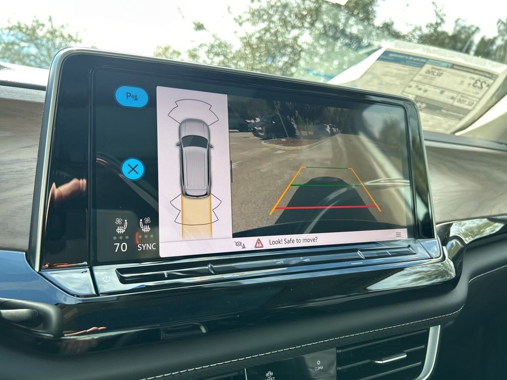 New 2026 White/off-white Volkswagen SE w/Technology image 36