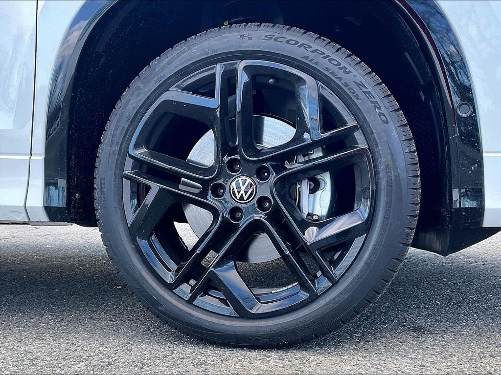 New 2026 White/off-white Volkswagen 2.0T SE R-Line Black image 8