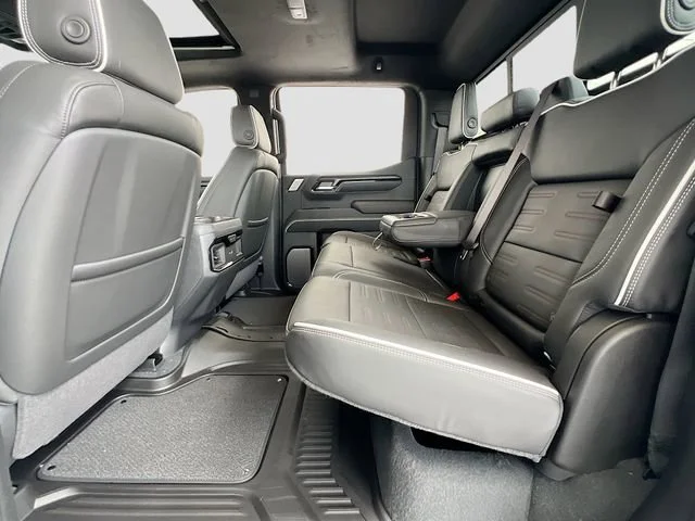 2026 GMC Sierra 1500 AT4X - Photo 17