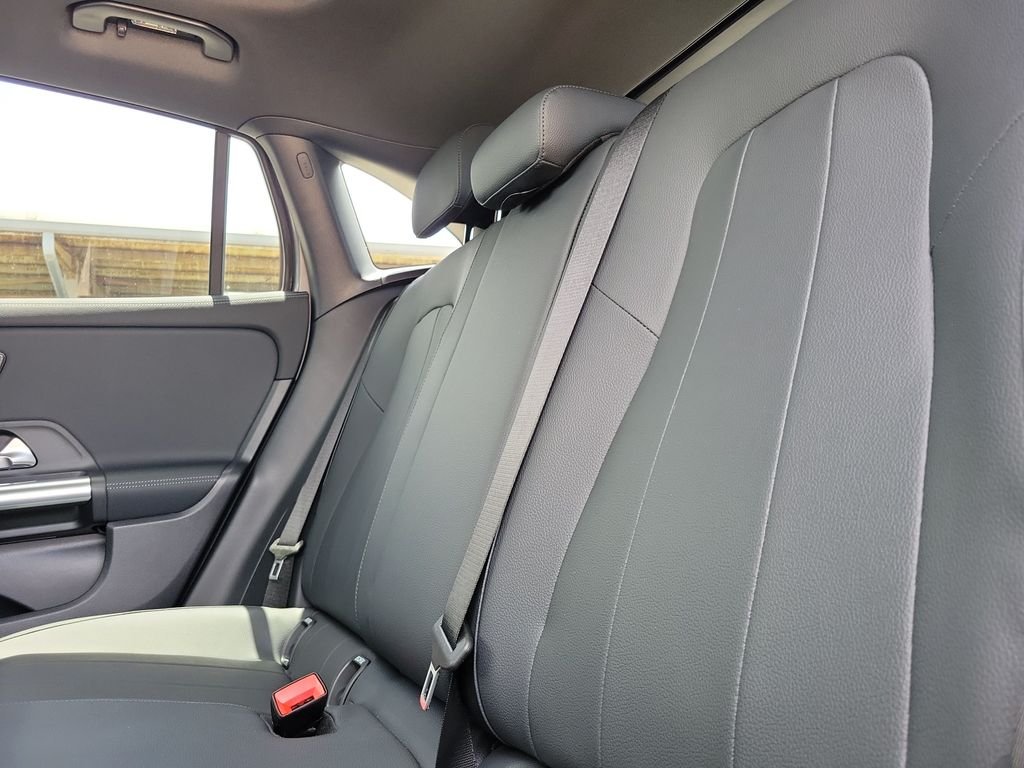 New 2026 Gray Mercedes-Benz GLA 250 image 10