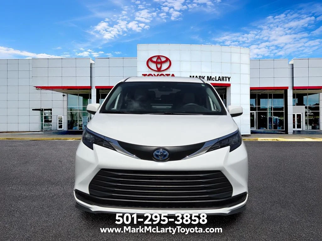 Used 2025 White Toyota LE image 8