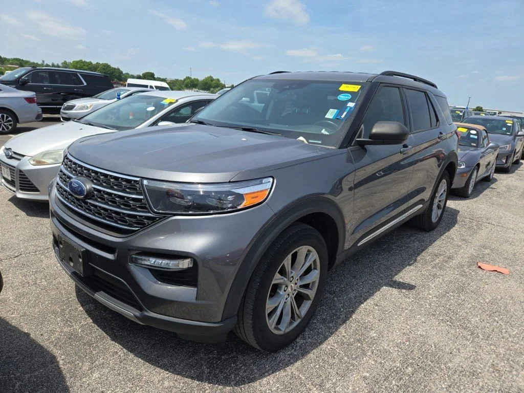 Used 2022 Gray Ford XLT image 5