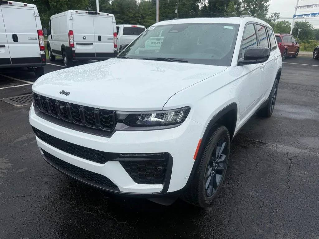 New 2026 Bright White Clear-Coat Exterior Paint Jeep  image 8