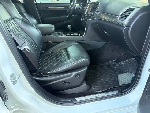 Used 2015 White Jeep SRT image 13