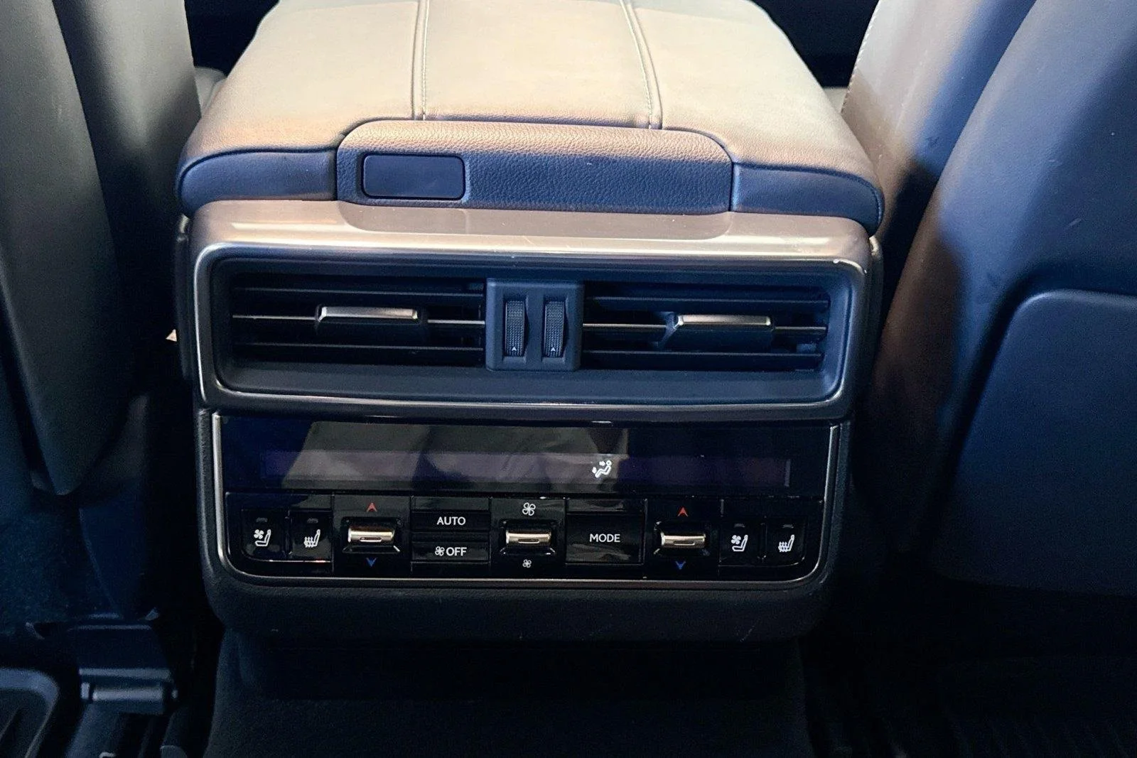 Used 2024 White Lexus LX 600 F SPORT image 23