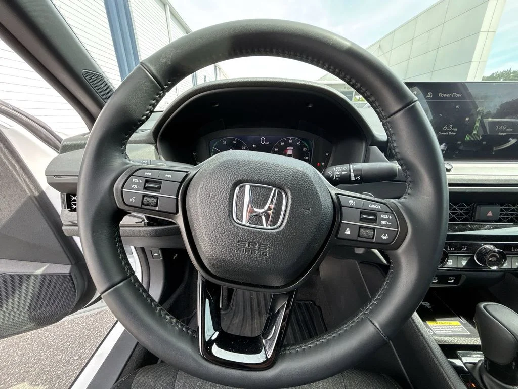 Used 2025 White Honda Sport image 11