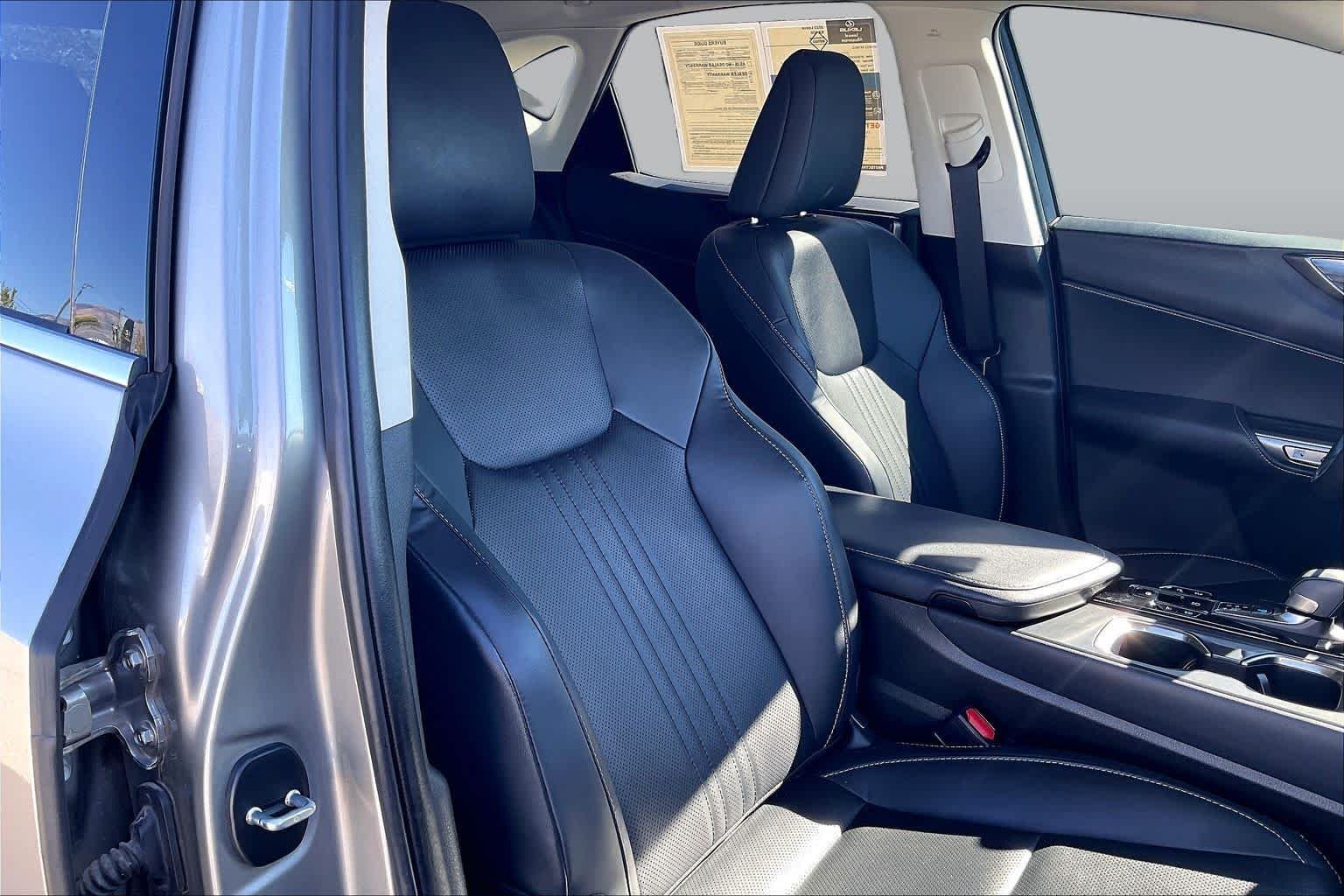Used 2023 Atomic Silver Lexus Premium image 9