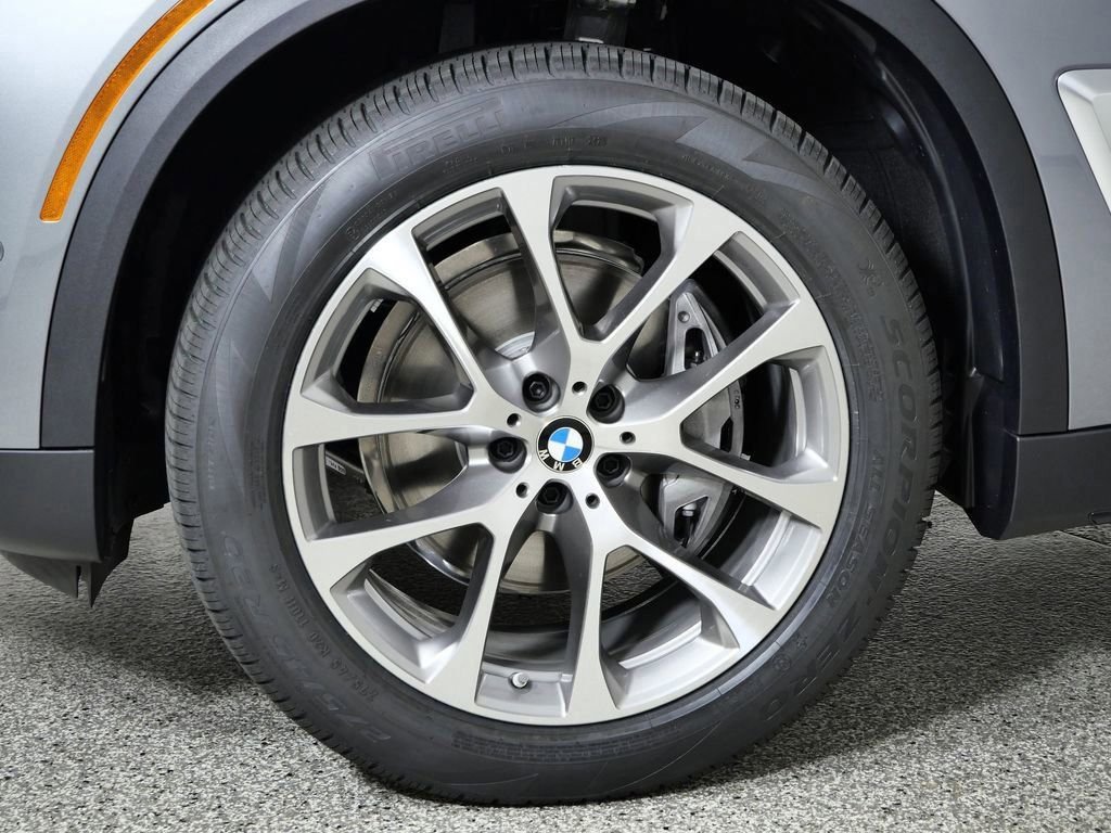 Certified Used 2026 Skyscraper Grey Metallic BMW xDrive40i image 21