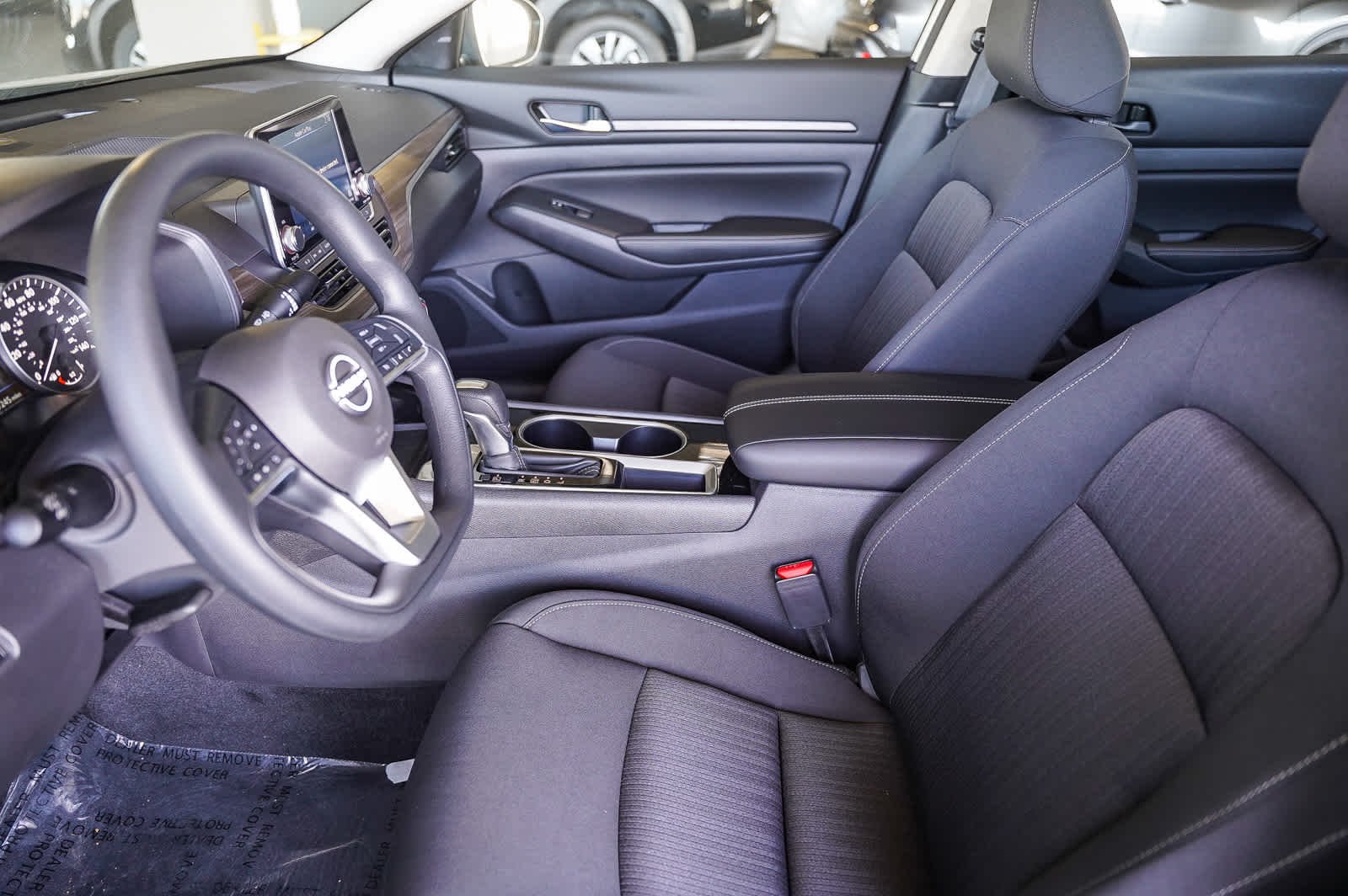 2025 Nissan Altima SV - Photo 17