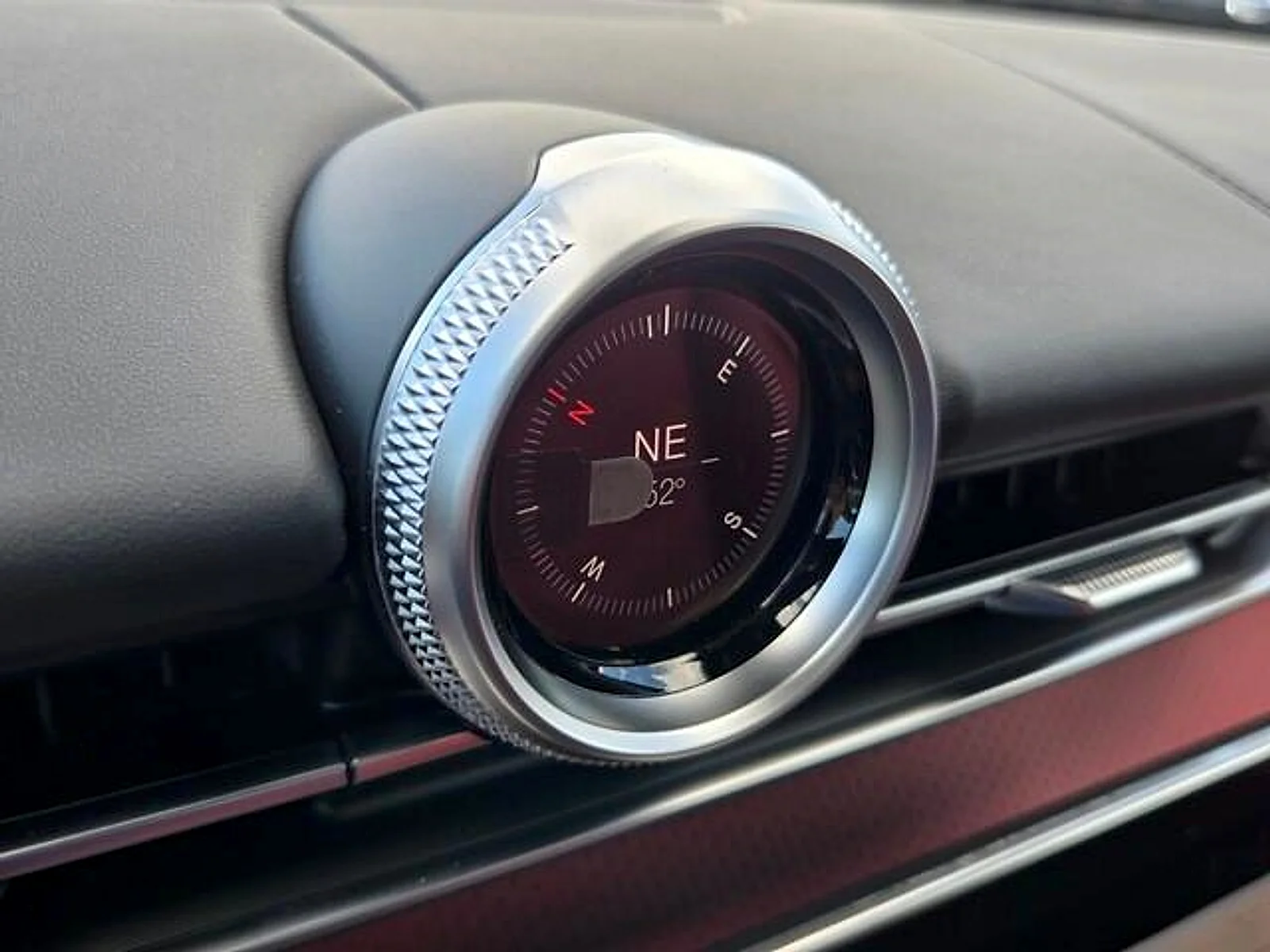 2026 Maserati Grecale Modena V6 - Photo 10
