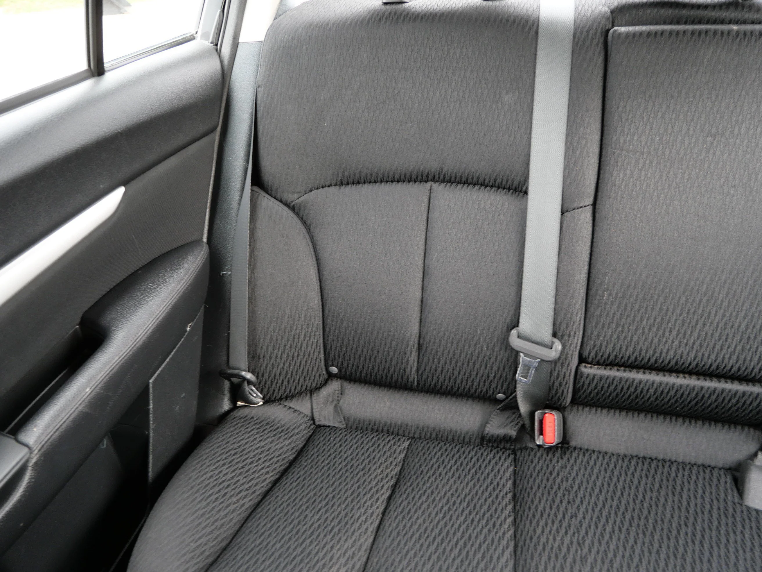 Used 2012 Ice Silver Metallic Subaru 2.5i Premium image 12
