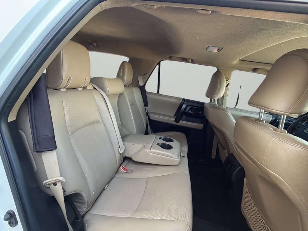 Used 2014  Toyota Limited image 32