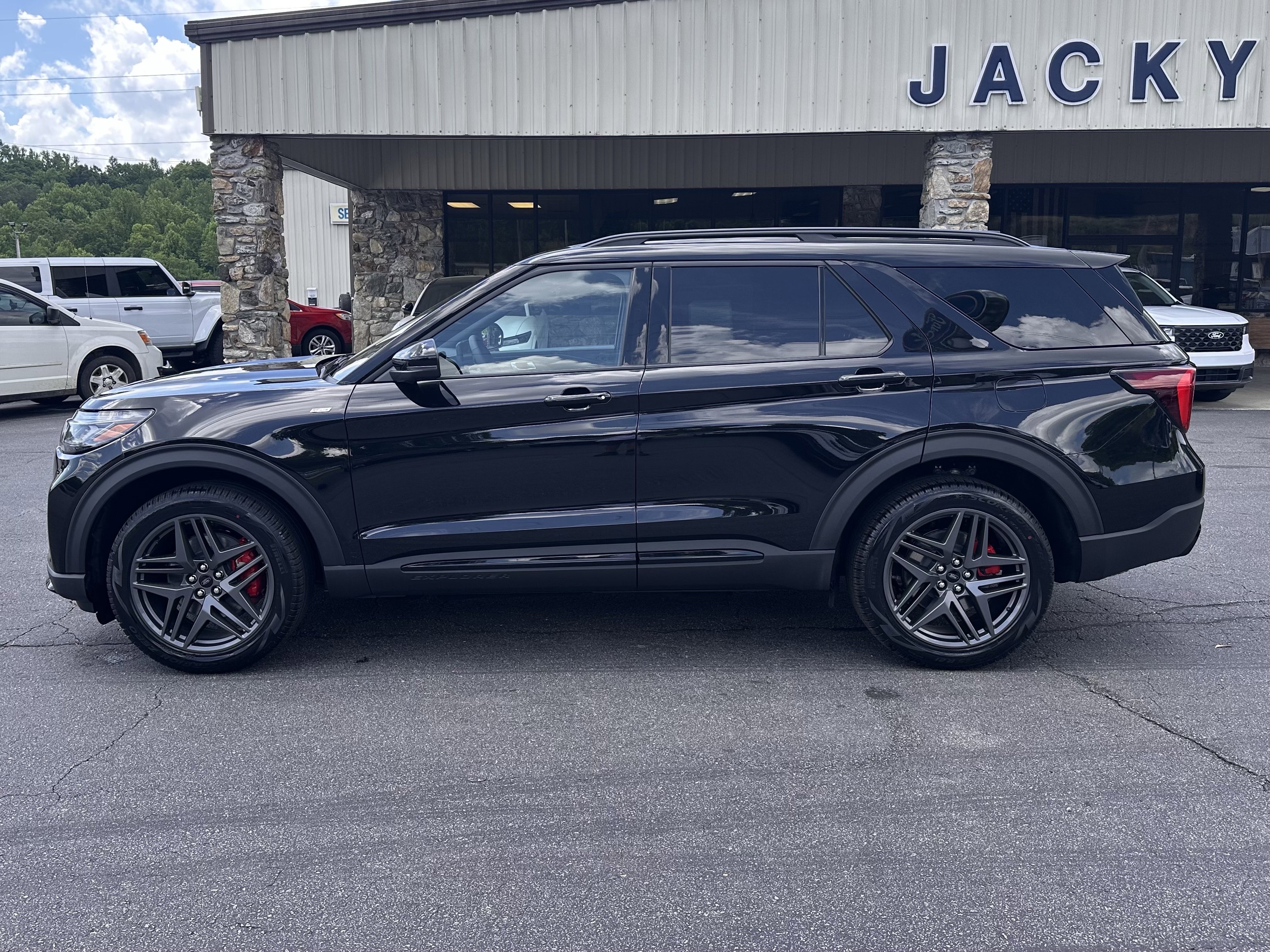New 2026 Agate Black Metallic Ford ST-Line image 1