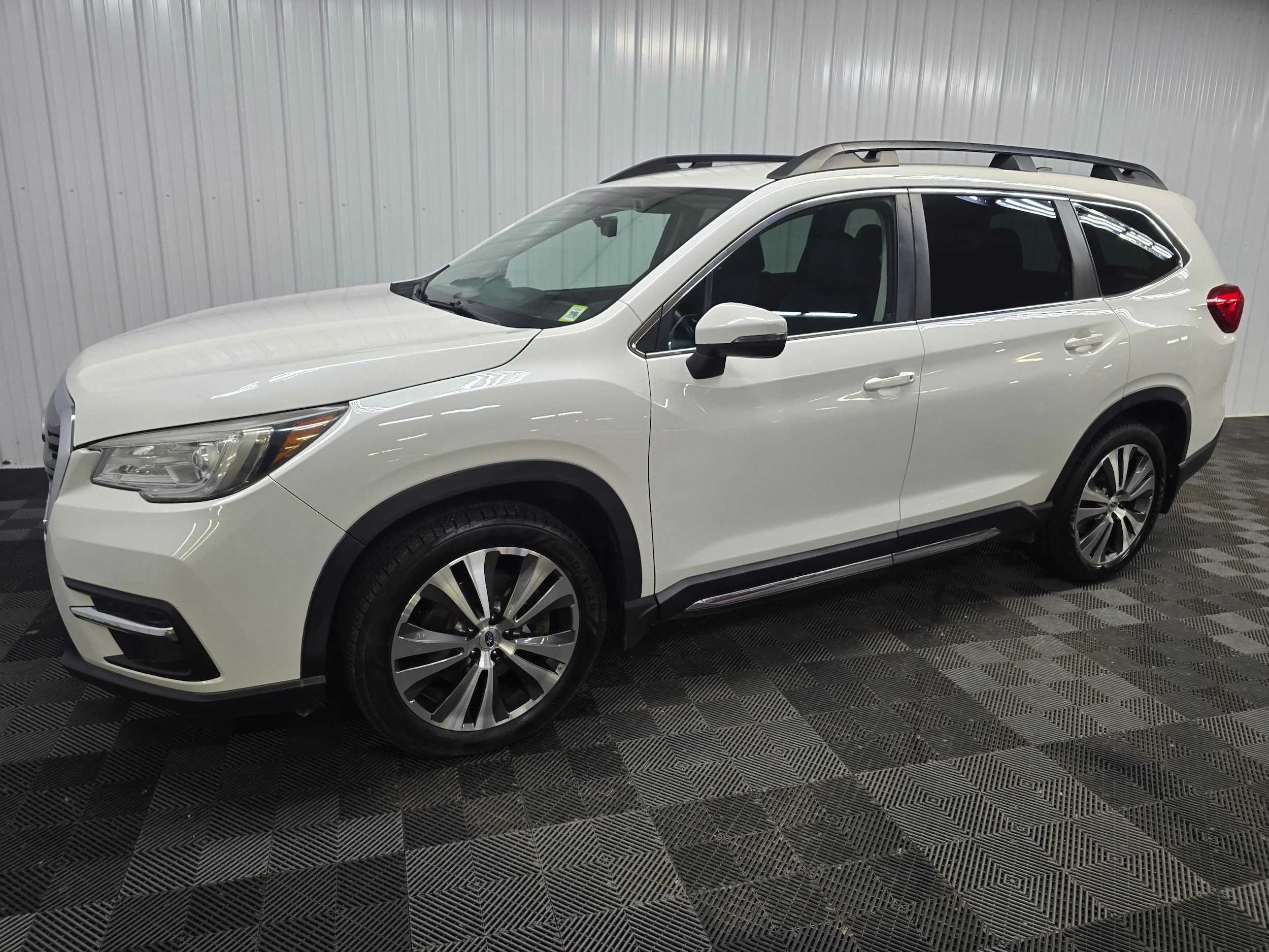Used 2019 Crystal White Pearl Subaru Limited 7-Passenger image 6