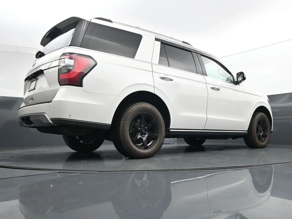 Used 2021 White Ford Limited image 35